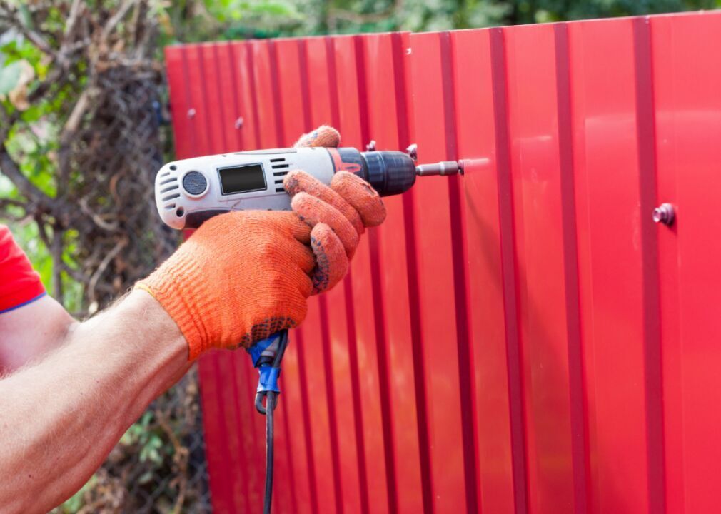 #24. Fence erectors